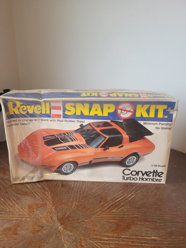 Revell #6602 Snap Kit Corvette Turbo Hombre 1/16 Scale Model Kit Sealed 