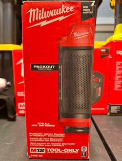 New Milwaukee M12 12-Volt Lithium-Ion Cordless Bluetooth Jobsite Speaker with PACKOUT Compatibility