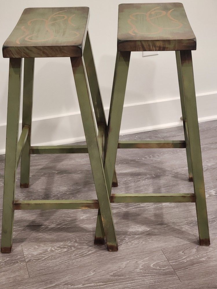 Bar Stools ( Set Of 2) *must Be Gone By Wednesday *