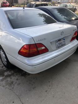 Lexus LS430 (for parts )