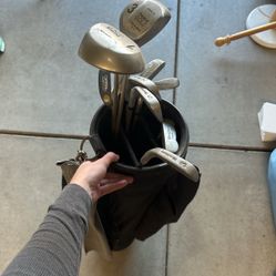 Women’s Right Handed Clubs And Bag 