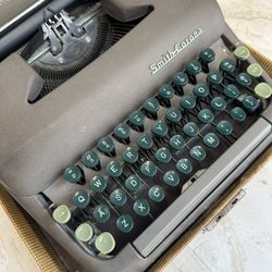 Vintage Type Writer 