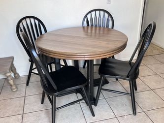 Stylish and Compact Round Dining Table & Chairs
