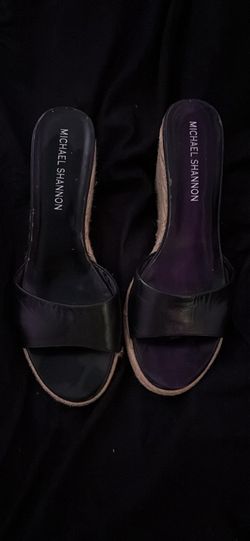 Black wedges