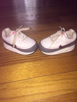 Size 5c Nike shoes