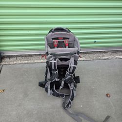 Osprey Poco Premium Baby Carrier Lightweight & Versatile built in shade. Excellent Condition 