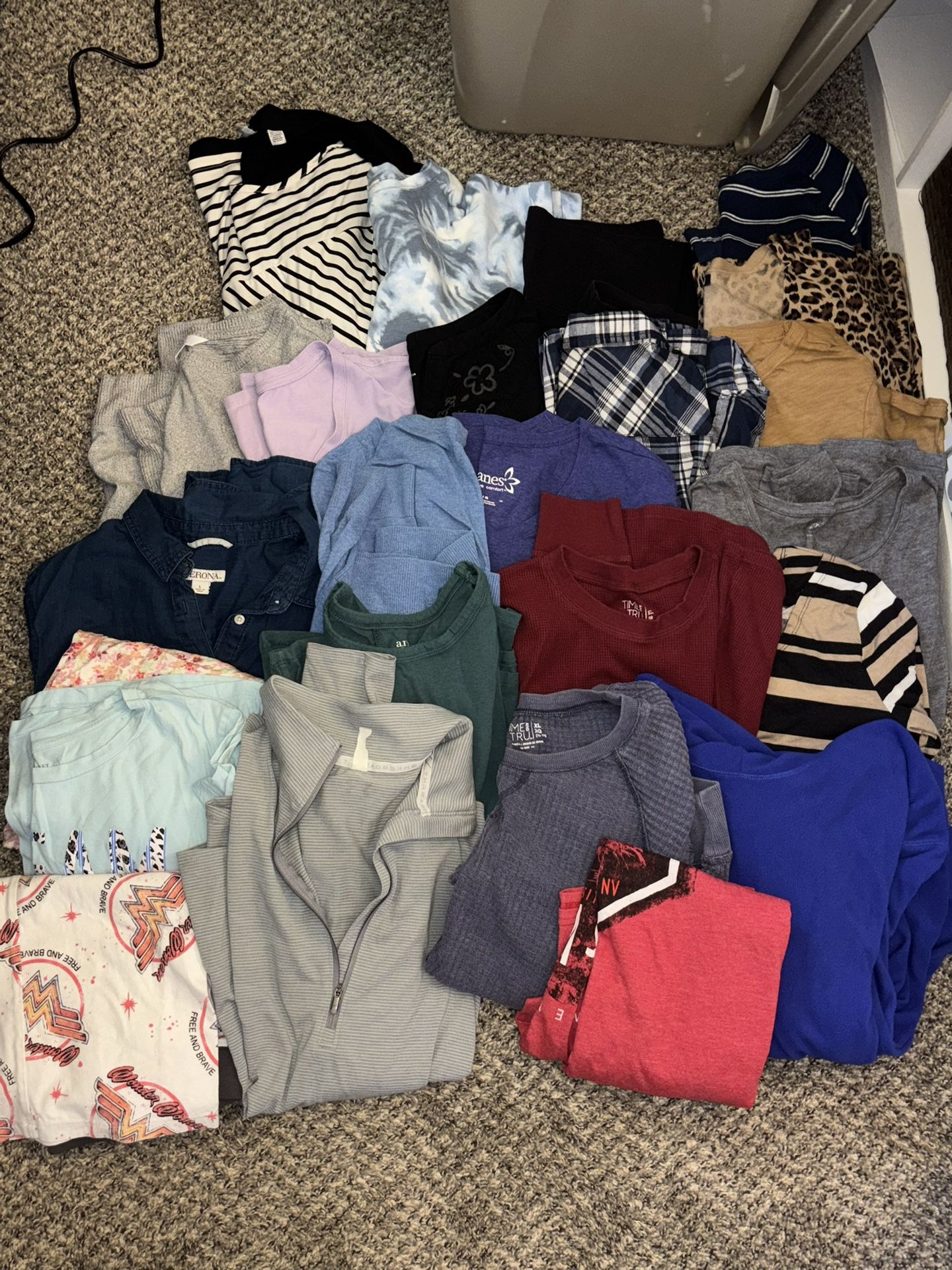 Women’s Clothing Lot