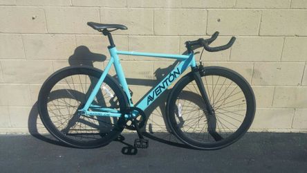 Aventon Mataro Low Complete Track Fixie Bike in 55cm for Sale in