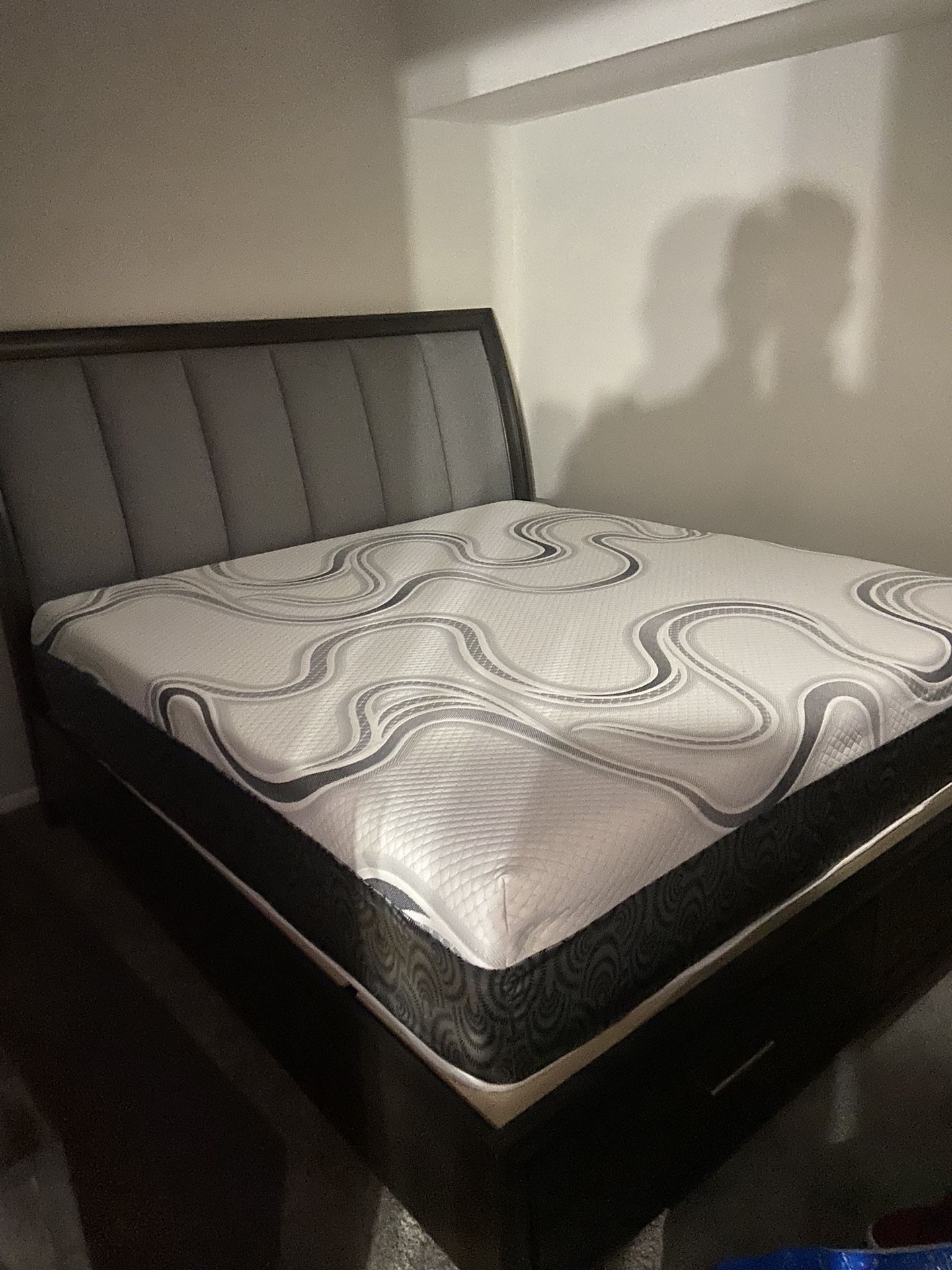 Queen Memory Foam Gel Come With Free Box Spring Free Delivery Today