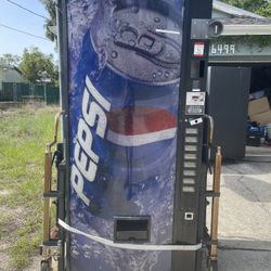 Soda Vending Machine Dixie-Narco 440