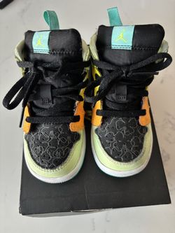 (worn) Jordan 1 Mid SE (TD) Black/Aurora Green/Opti-yellow