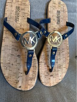 MK SANDALS 🩴 8M