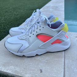 Nike Huarache  Size 7.5