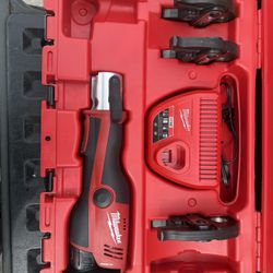 M12 Excelente Condition Milwaukee Propres With ThreeJaws