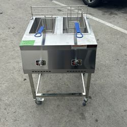 propane operated double basket deep fryer new !!