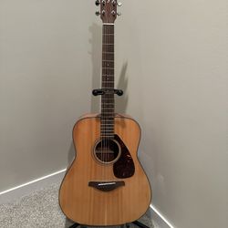Solid Guitar - Yamaha FG700S