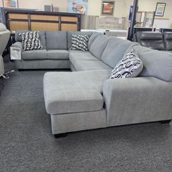 Gray Fabric Sectional Sofa with Chaise 🚚WE DELIVER🚚