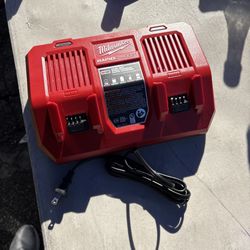 Milwaukeee m18 double rapid charger