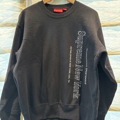 Authentic SUPREME Black crew neck 