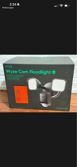 WYZE Wired Outdoor Wi-Fi Floodlight v2 Home Security Camera with 2K Video Black