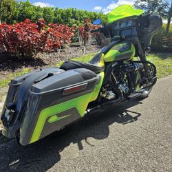 2014 Harley. Street Glide.  Mint Condition! $$$$$ Invested. Clean Title 