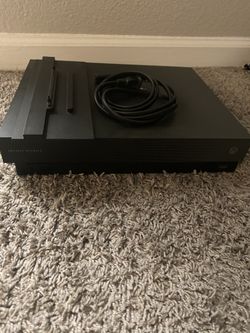 Xbox One X Project Scorpio - 1TB, Black NO CONTROLLER 