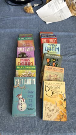 Mary Daheim A Bed-and-Breakfast Mystery Book Set