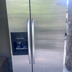 WIRLPOOL refrigerator 