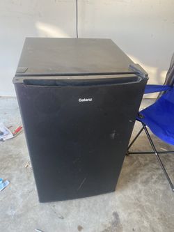 Galanz Mini Fridge