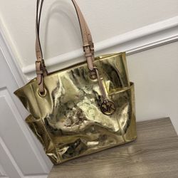 Pretty Stuff ( Ask For Price)