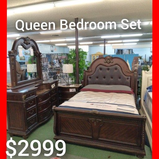 🤗 Beautiful Formal Queen Bedroom Set 
