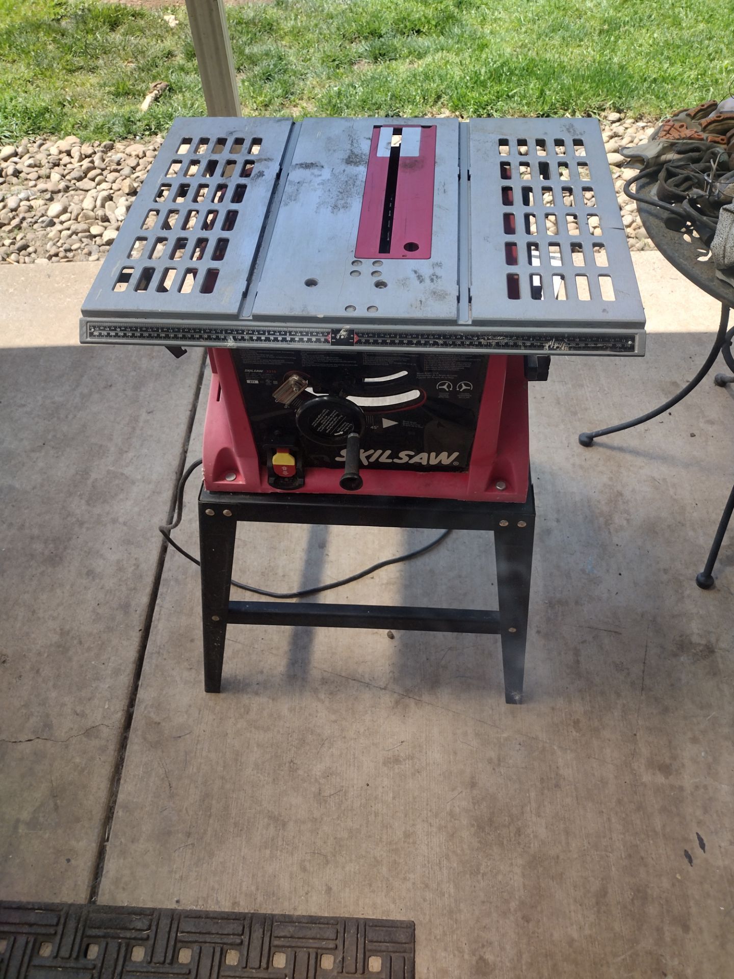 Skill table saw