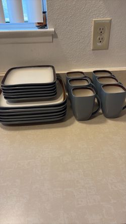 Baum Harris Dinnerware