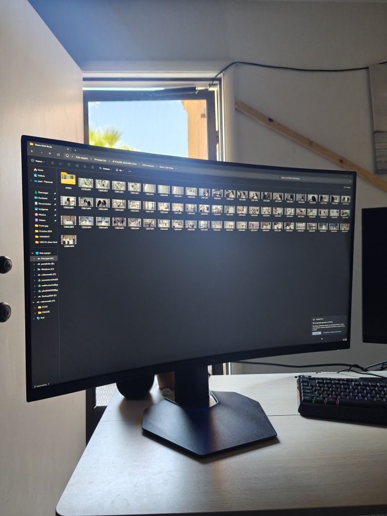 Dell Gaming Curve Monitor 32" , 165hz 2k