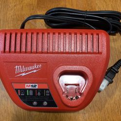 Milwaukee 12v charger