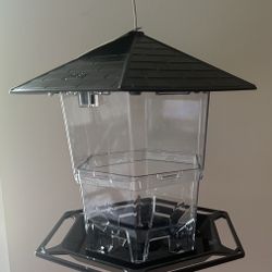 Bird feeder