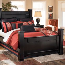 Ashley Furniture Shay Queen Poster Bed