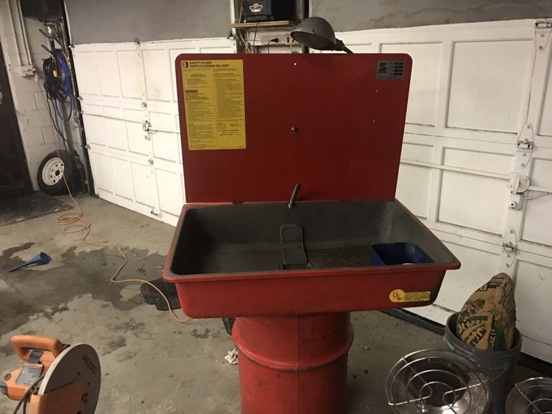 Safety kleen parts washer model 30.3r