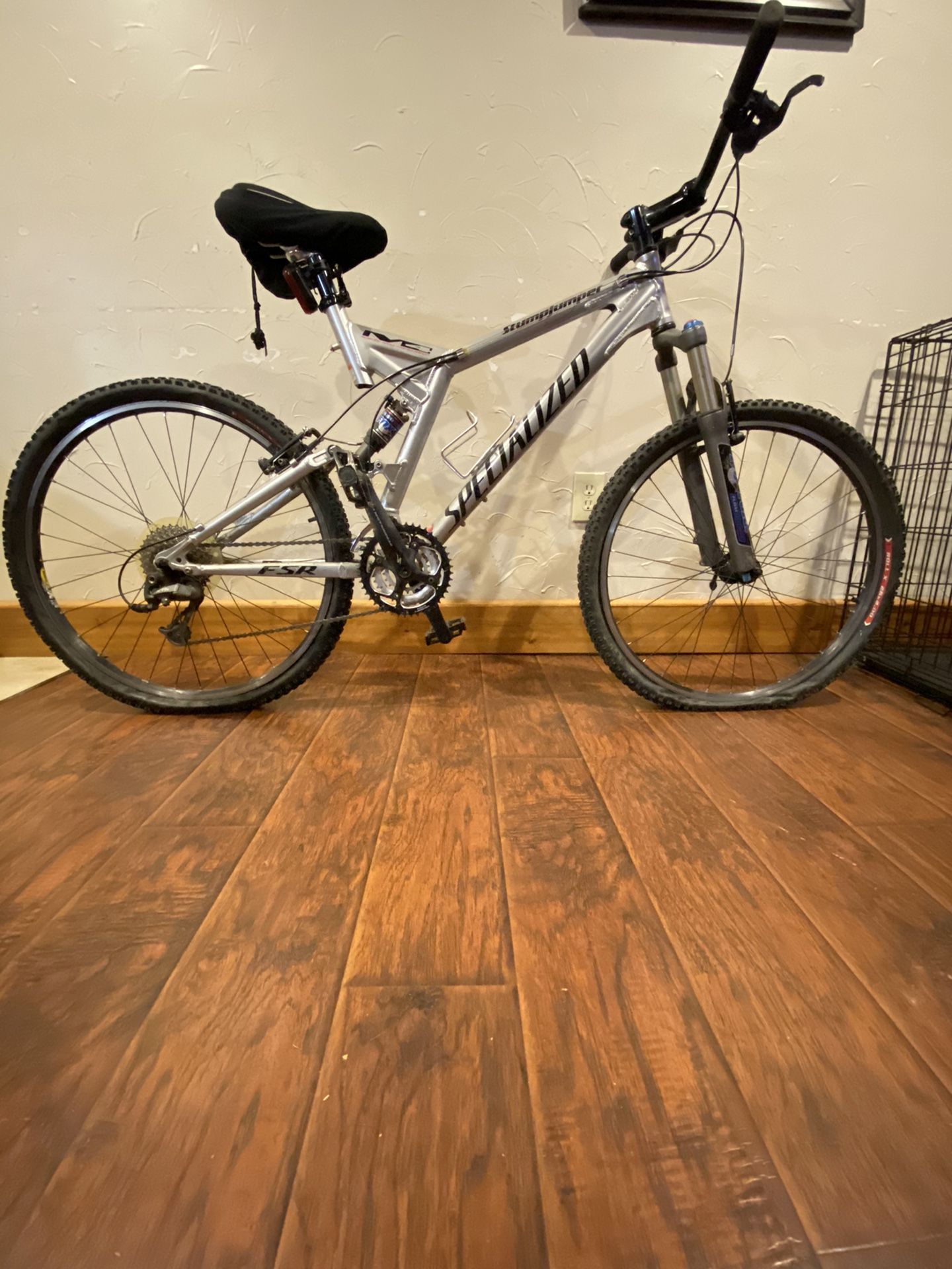 Specialized mountain bike stumpjumper M4