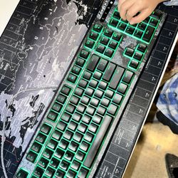 Destiny 2 Razr gaming keyboard 