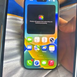 iPhone 15 Asking 80 Bad Charging Port And Small Crack Read Below 
