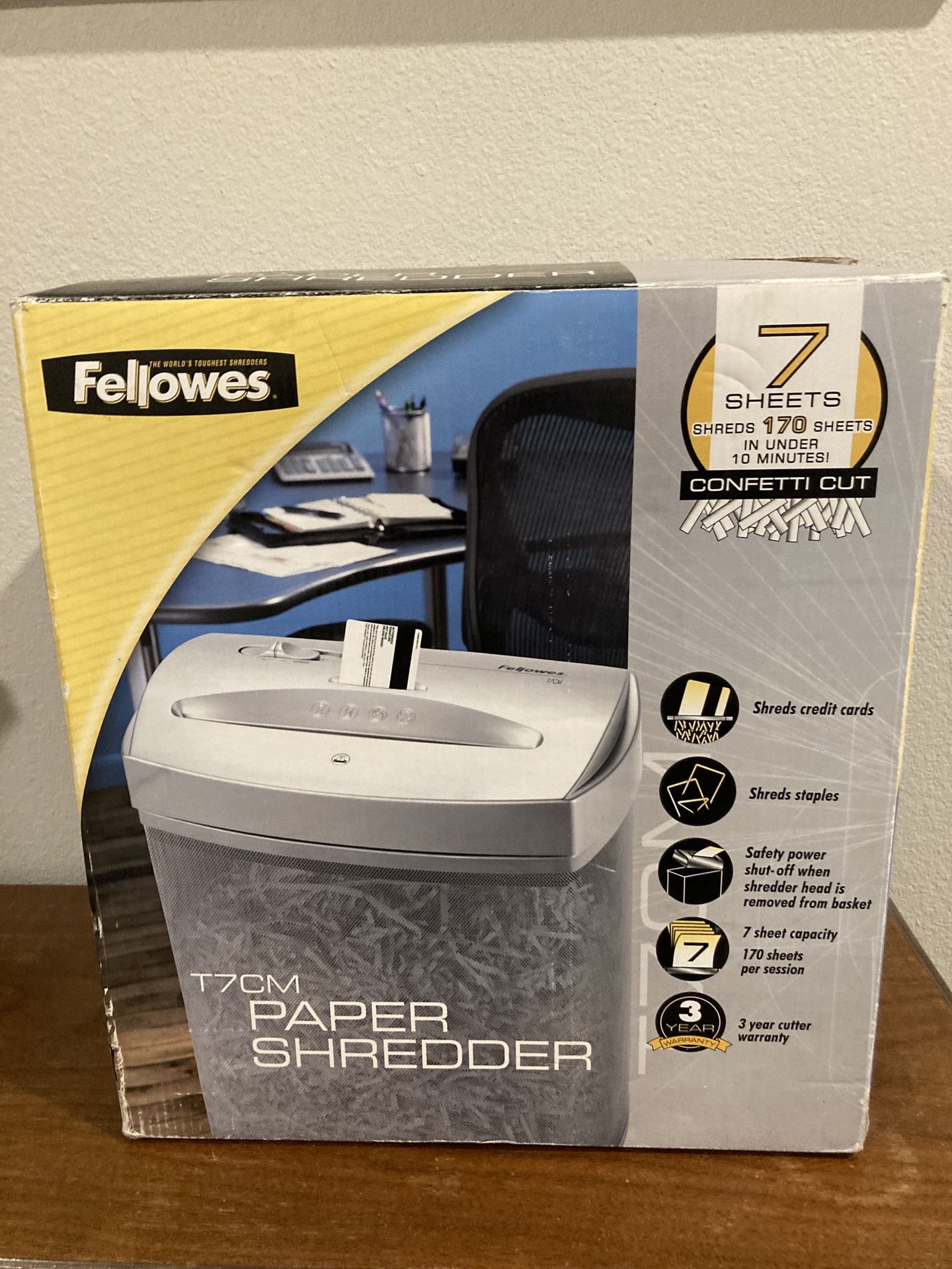 Fellowes Powershred T7CM, 7 Sheets Cross-Cut Paper Shredder, for home/office use.
