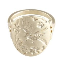 BRAND NEW IN PACKAGE GOLD ENGRAVED BIRD IN FLIGHT POLISHED COCKTAIL RING SIZE 8