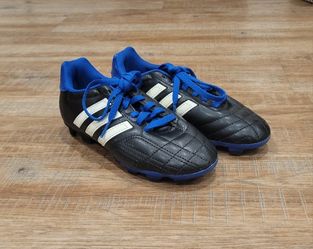 Adidas Kids Soccer Cleats/ Size 2/ Black & Blue