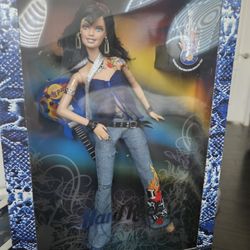 Hard Rock Cafe barbie New Collector J0963