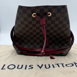 Louis Vuitton Bucket Bag 