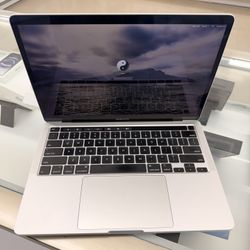 MacBook Pro 2020 I5 16ram 512gb
