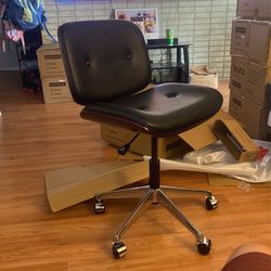 Brand NEW! 200+ Dollar Chair For 50 $ 