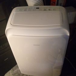 Insignia Air conditioner 