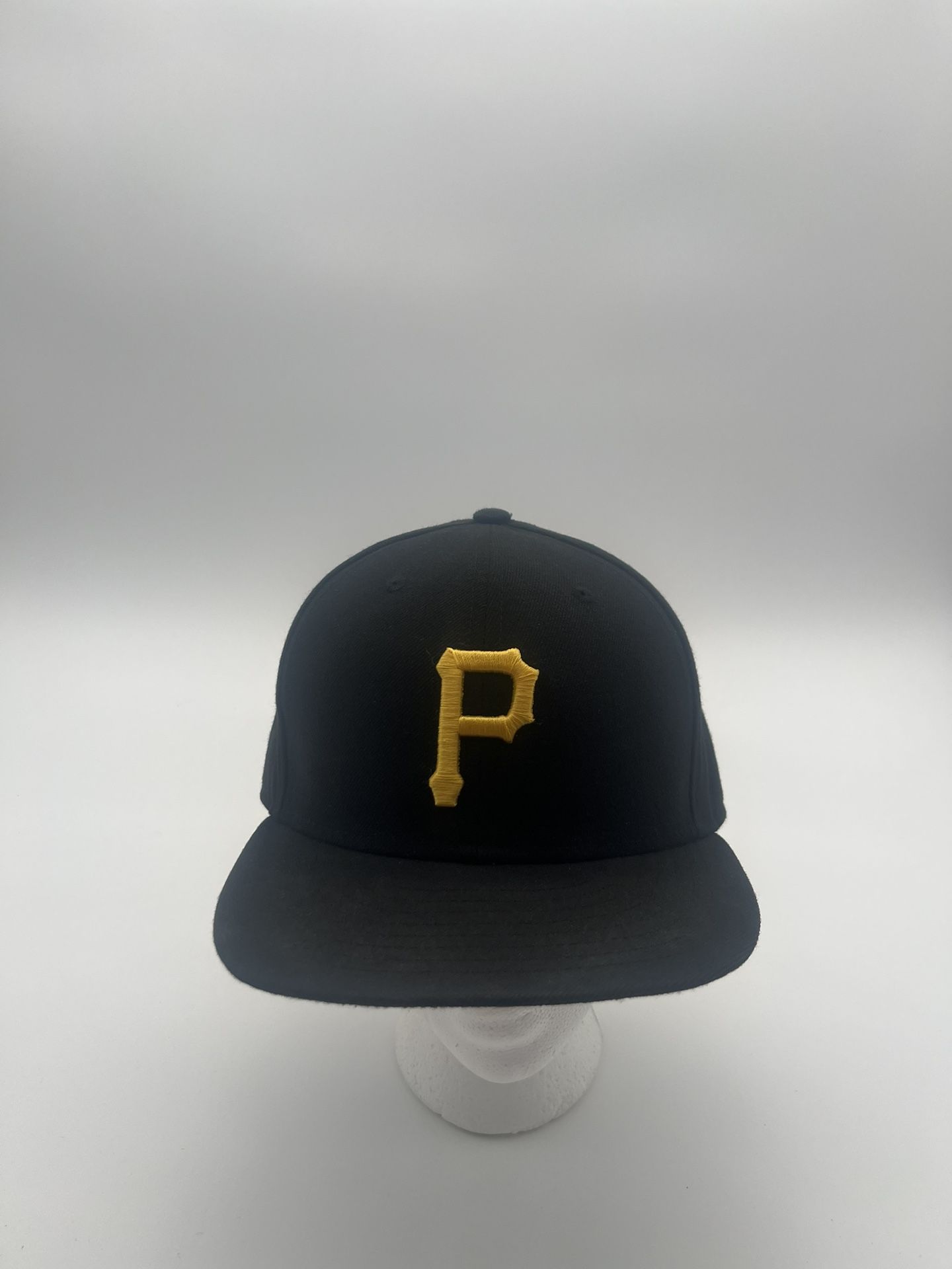 (36) Pittsburg Black And Yellow Hat Size 7 1/4 